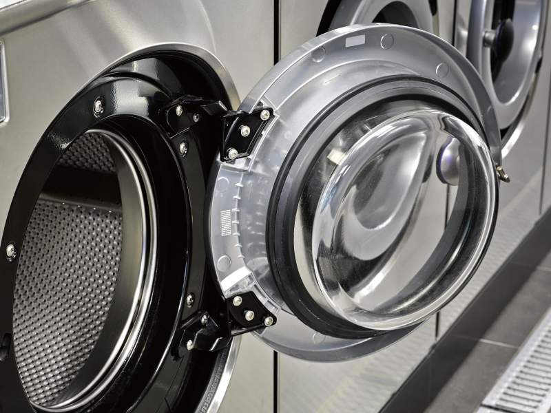 lavanderia-santa-juliana-primer-plano-de-la-lavadora
